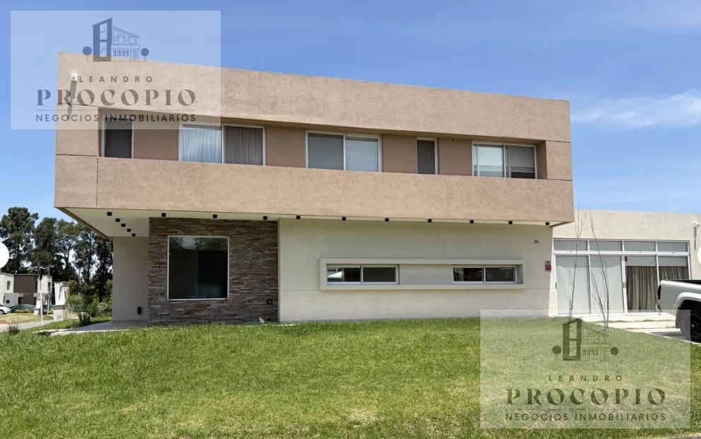 Foto de Casa 5 ambientes en venta en Fincas de Alvarez, imagen 1