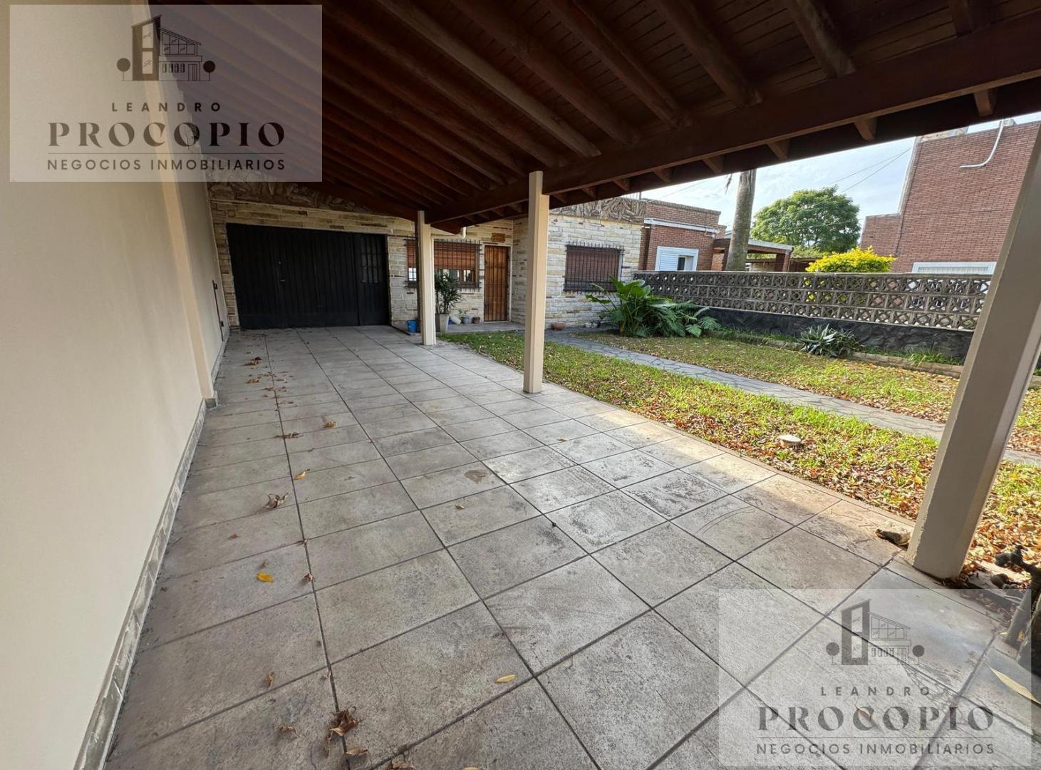 Foto de Casa tipo chalet 3 ambientes en venta en Moreno, imagen 2