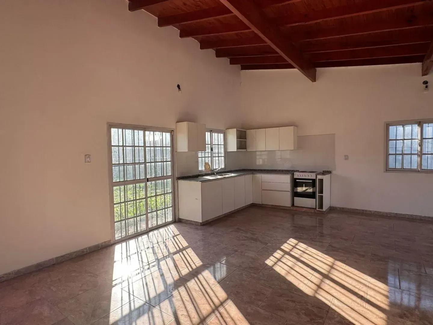 Foto de Casa 3 ambientes en venta en Udaondo, Ituzaingó - Apto crédito, imagen 2