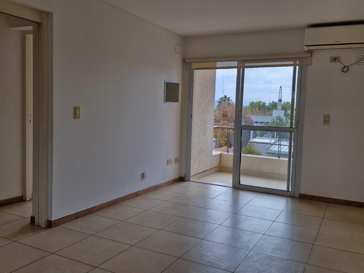 Departamento en Barrio Bombal 4