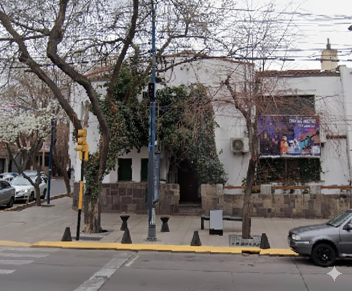 Casa en calle San Martín y Arizu Godoy Cruz