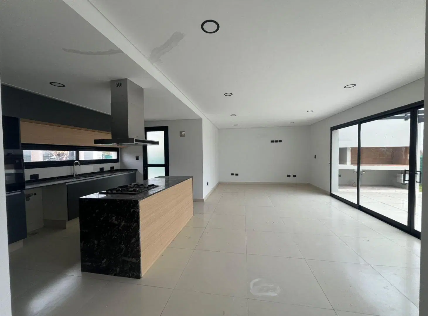 CASA EN VENTA A ESTRENAR Bº PRIVADO MILCAYAC I 2