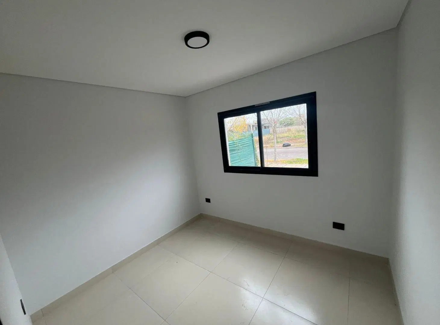 CASA EN VENTA A ESTRENAR Bº PRIVADO MILCAYAC I 3