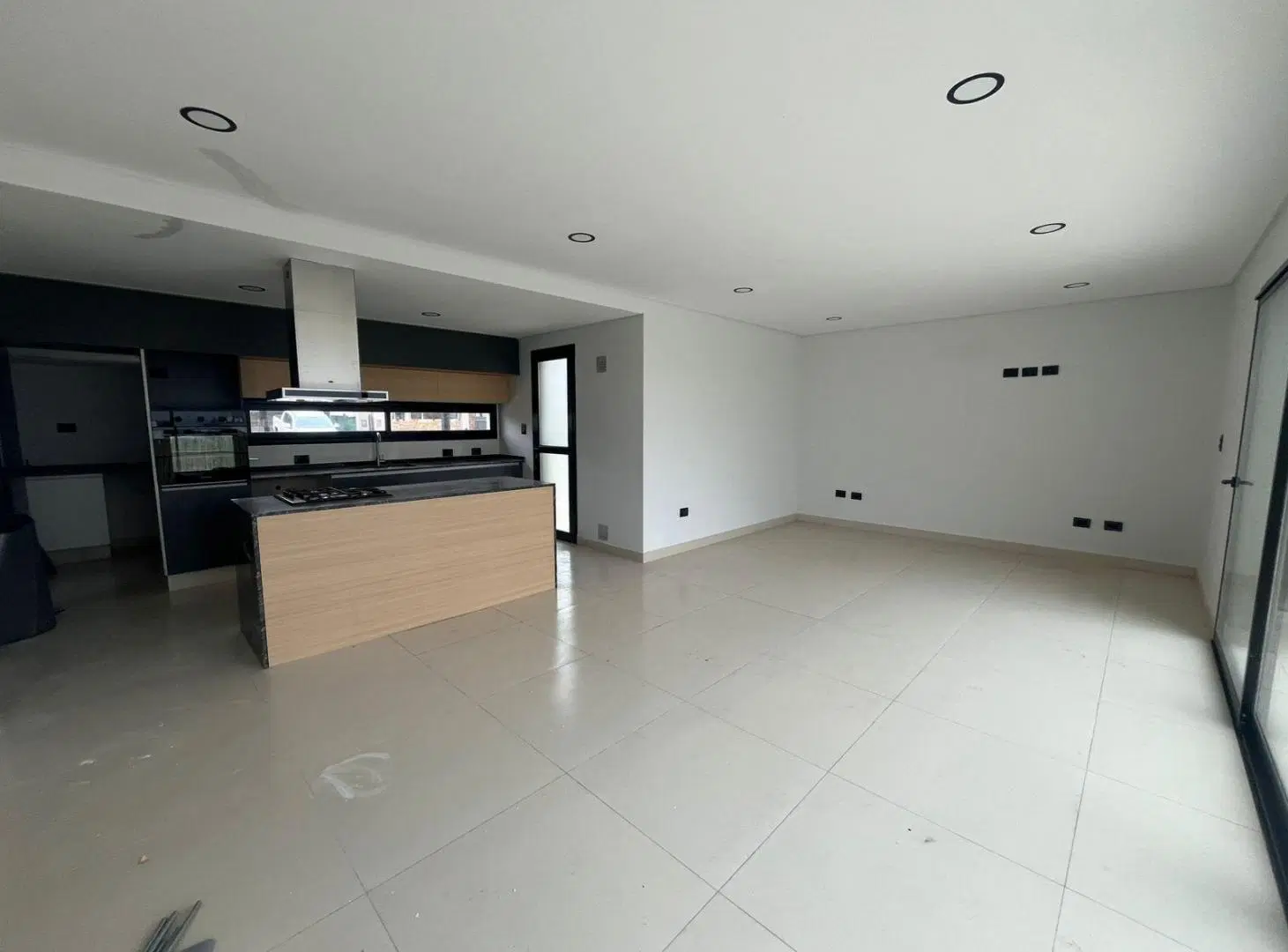 CASA EN VENTA A ESTRENAR Bº PRIVADO MILCAYAC I 4