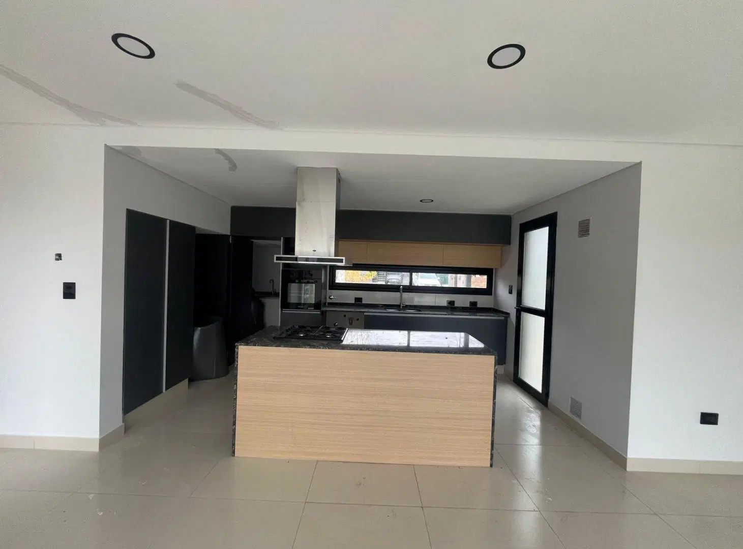 CASA EN VENTA A ESTRENAR Bº PRIVADO MILCAYAC I 3