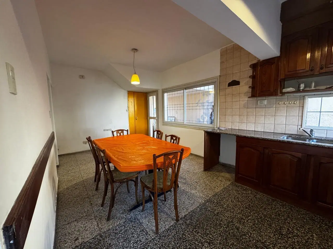 Casa en VENTA Centro de Luján calle Mariano Moreno 4