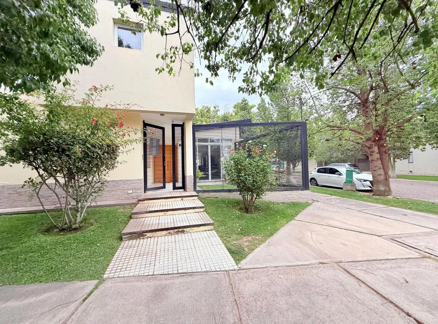 Casa a la Venta - Barrio Carolinos - Carrodilla 1