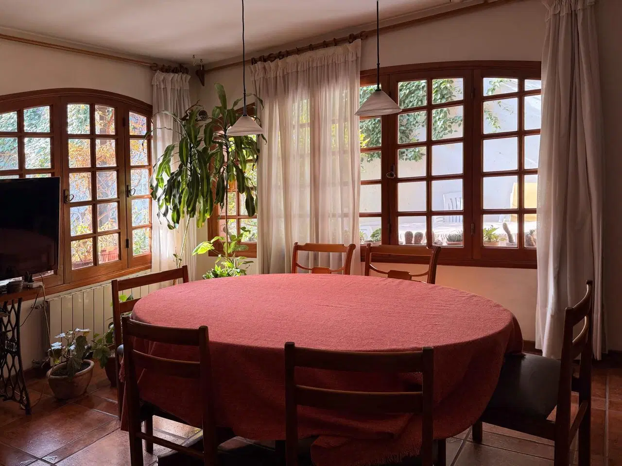 Amplia casa en venta Pedro J Godoy y Renato Zanzin 4
