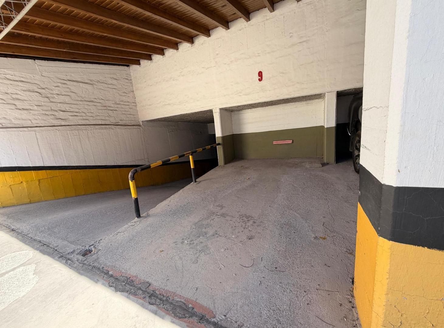 Foto de Cochera Cubierta Cerca a Tribunales y casa de gobierno, imagen 1
