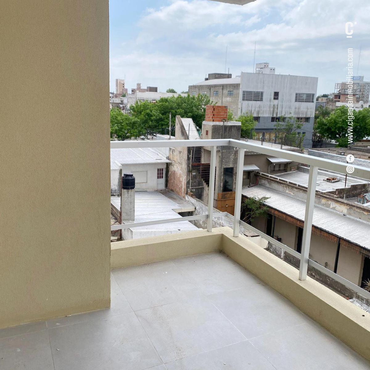Departamento Centrico de 2 Dorm., Semipiso, Merced 300 2