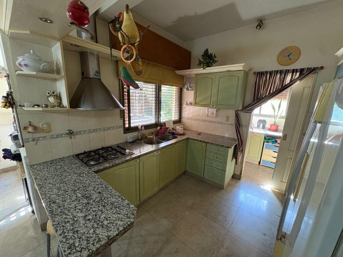 Foto de Casa en pleno centro de Pergamino, calle Pinto 300 ubicada en esquina, imagen 3