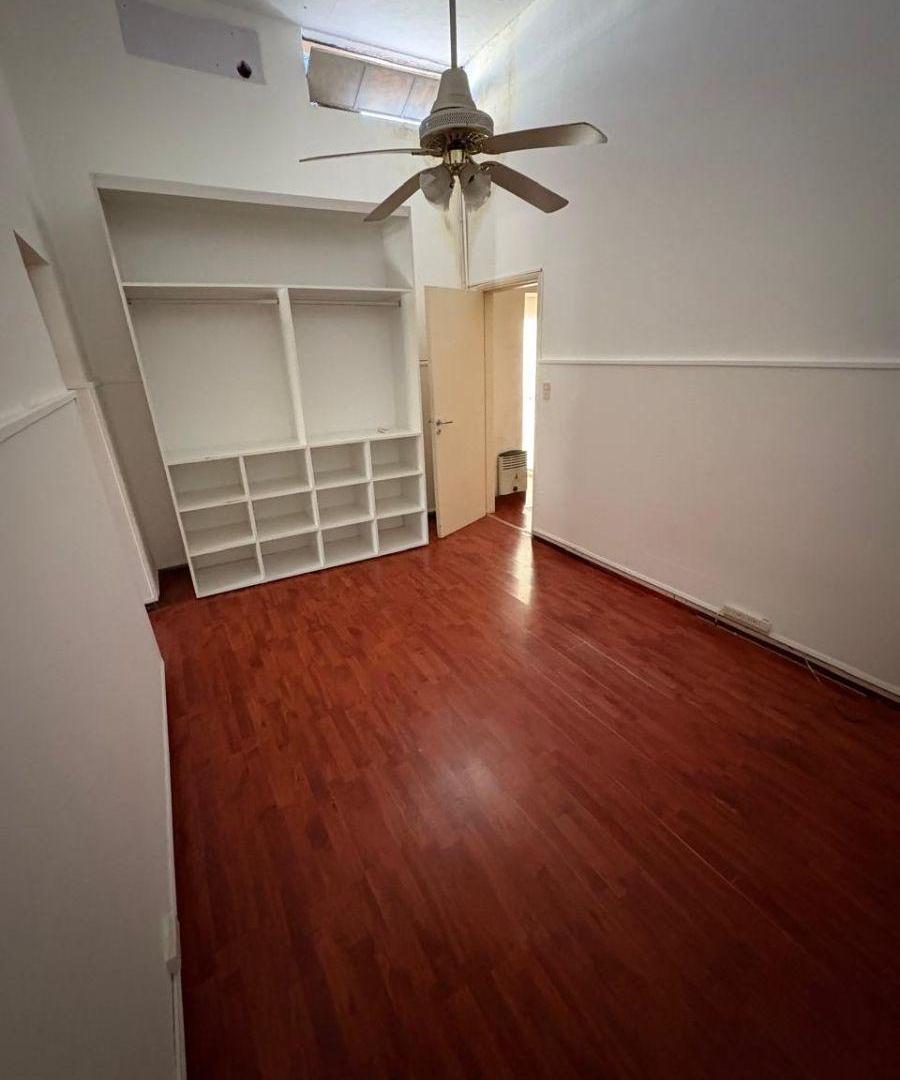 Foto de CASA CENTRICA TIPO PH. MITRE 1100. 2 DORMITORIOS CON PILETA, imagen 3