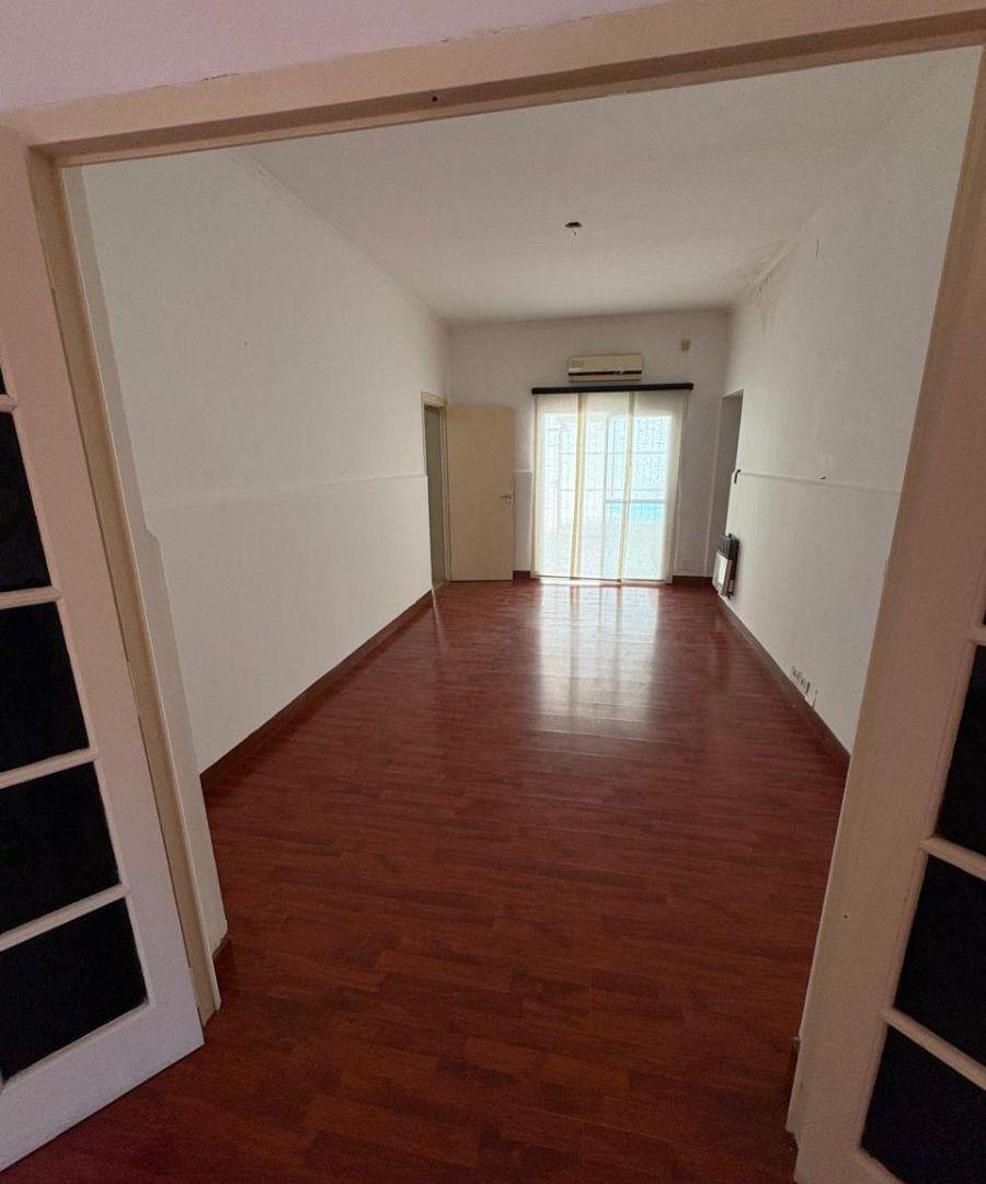 Foto de CASA CENTRICA TIPO PH. MITRE 1100. 2 DORMITORIOS CON PILETA, imagen 2