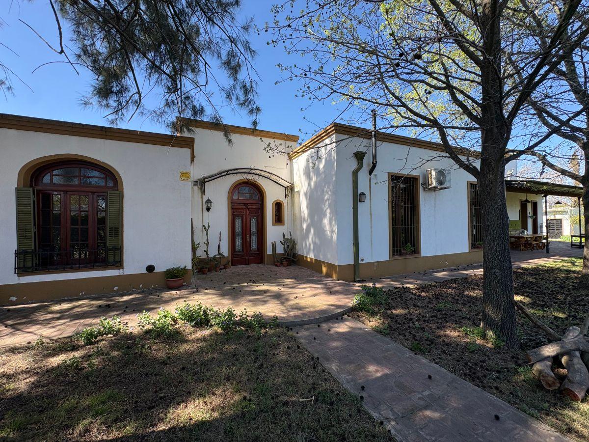 Foto de Casa de 934 m2 con 3 dormitorios en venta en Viajantes, imagen 1