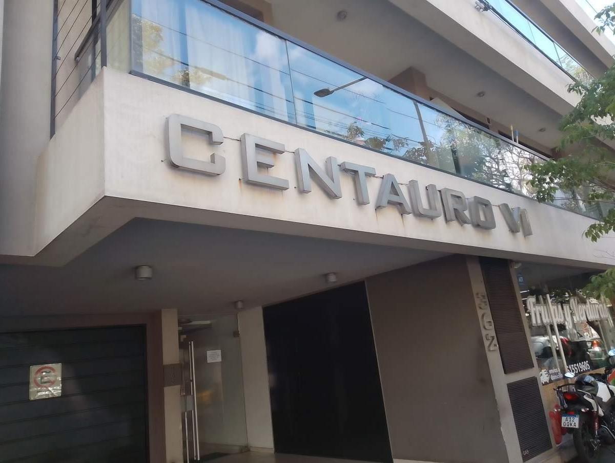 Venta Departamento de 3 Dorm. 5