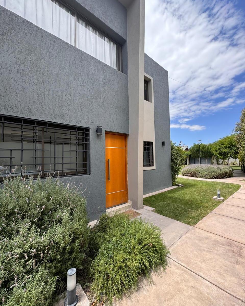 Departamento con Hermoso Jardin 3
