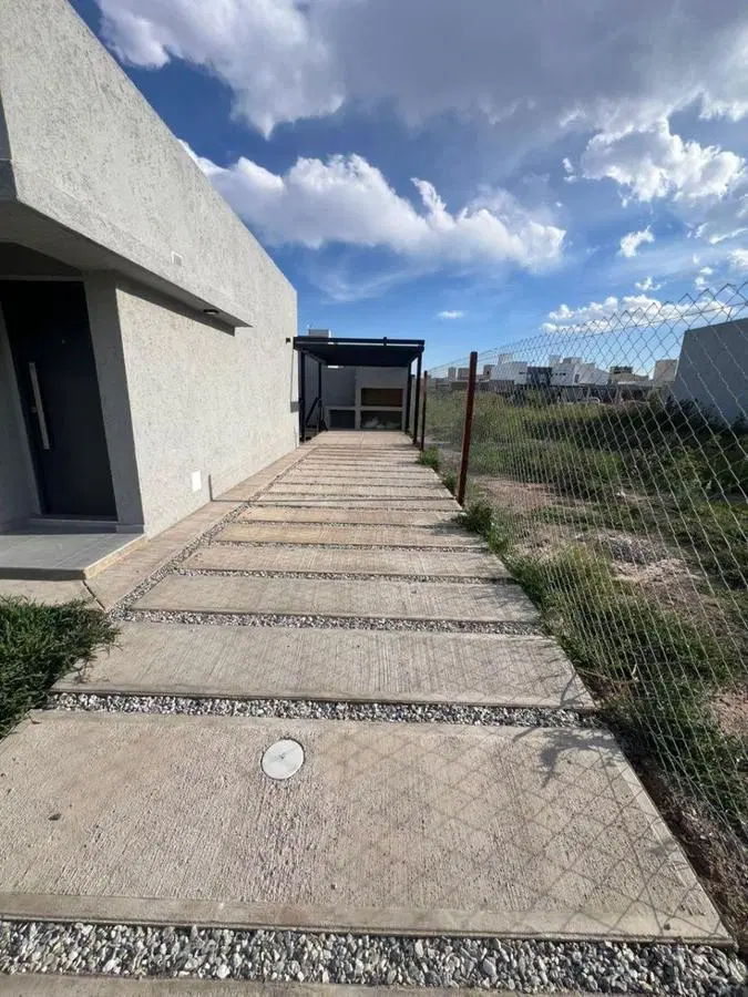Casa en Docta - FINANCIACIÓN PROPIA - 2 dorm - 1 baño - galería - cochera- todos los servicios 8