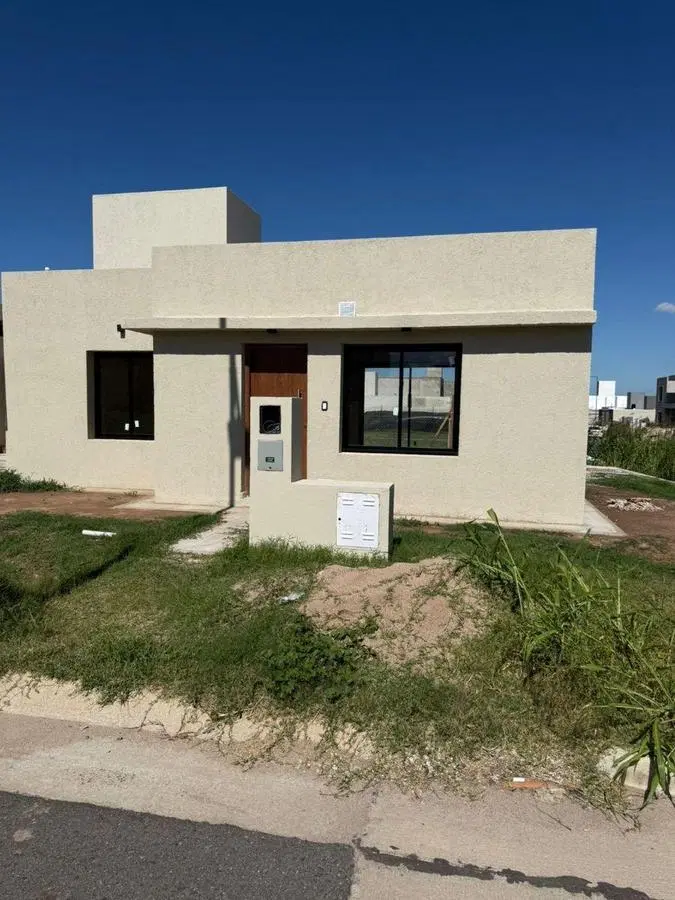 Casa en Docta - FINANCIACIÓN PROPIA - 2 dorm - 1 baño - galería - cochera- todos los servicios 2