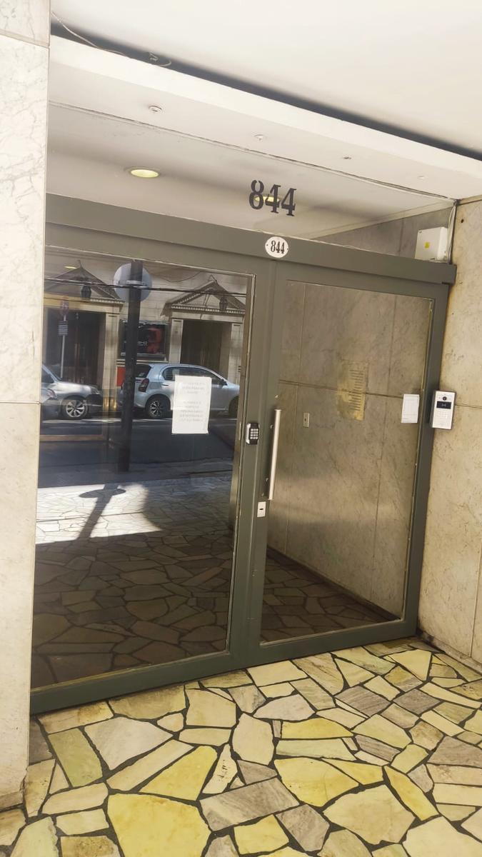 Venta 4 Ambientes Piso Alto en Recoleta 2