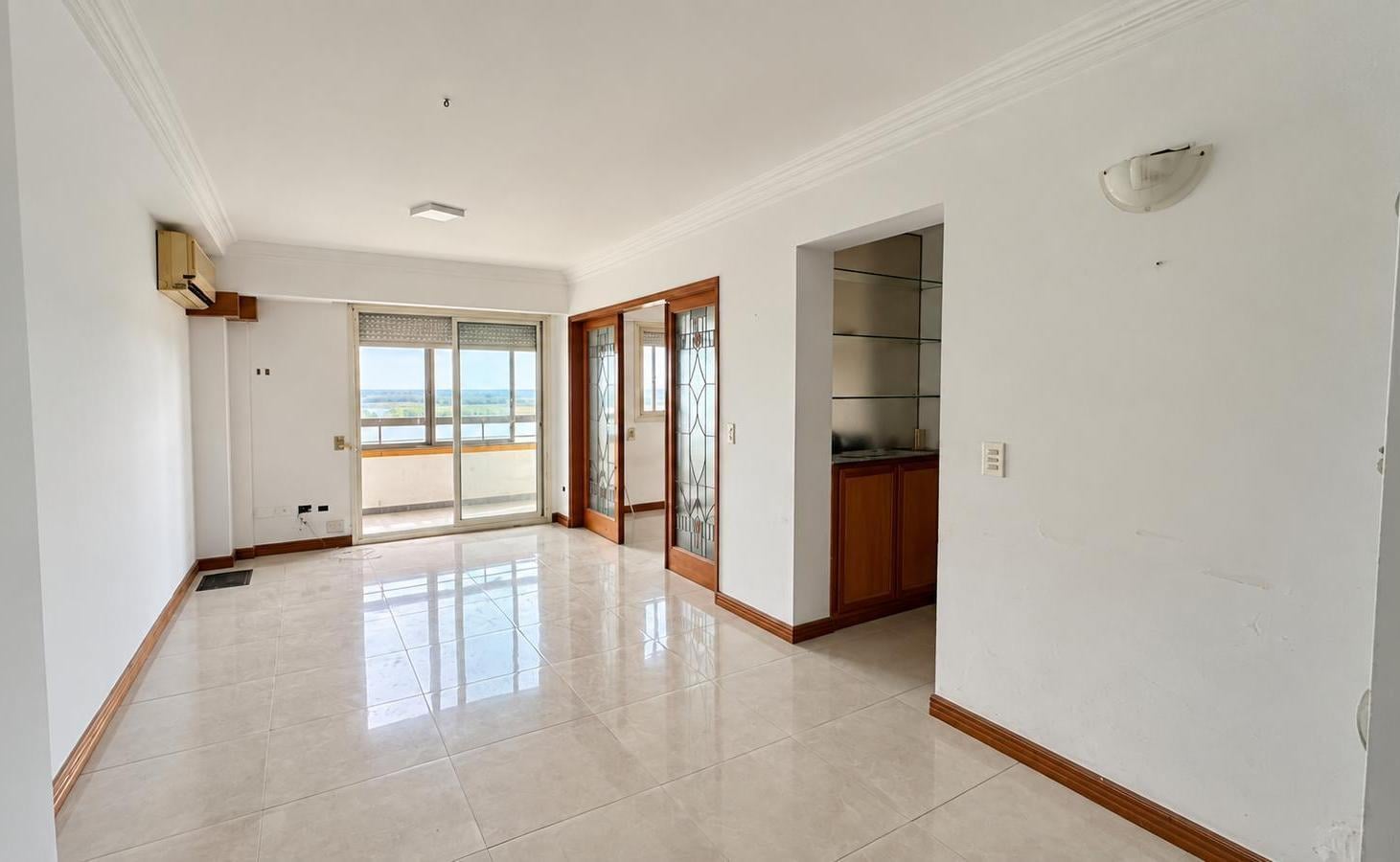 Foto de Alquiler depto 1 dormitorio + comodín frente al rio, imagen 1