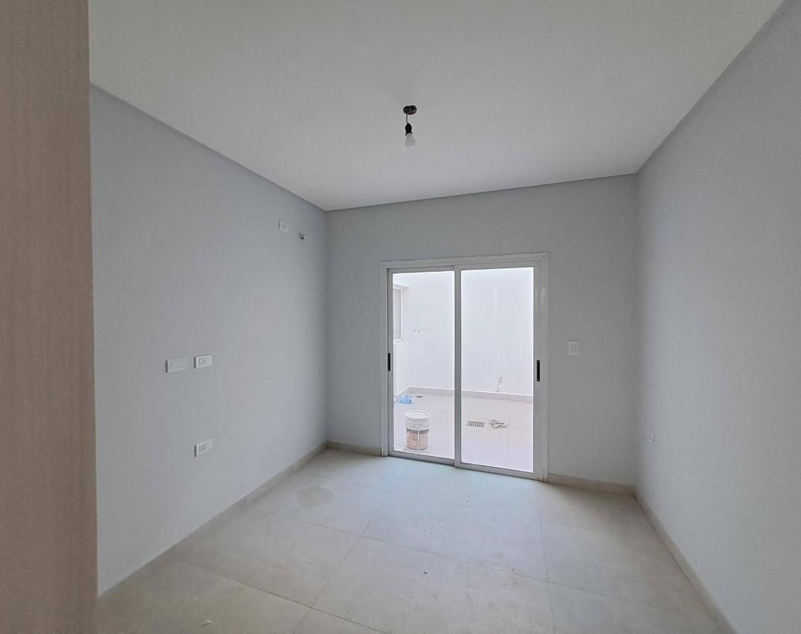 Venta - Casa a Estrenar de 4 Dorm. - Zona Club de Campo 3