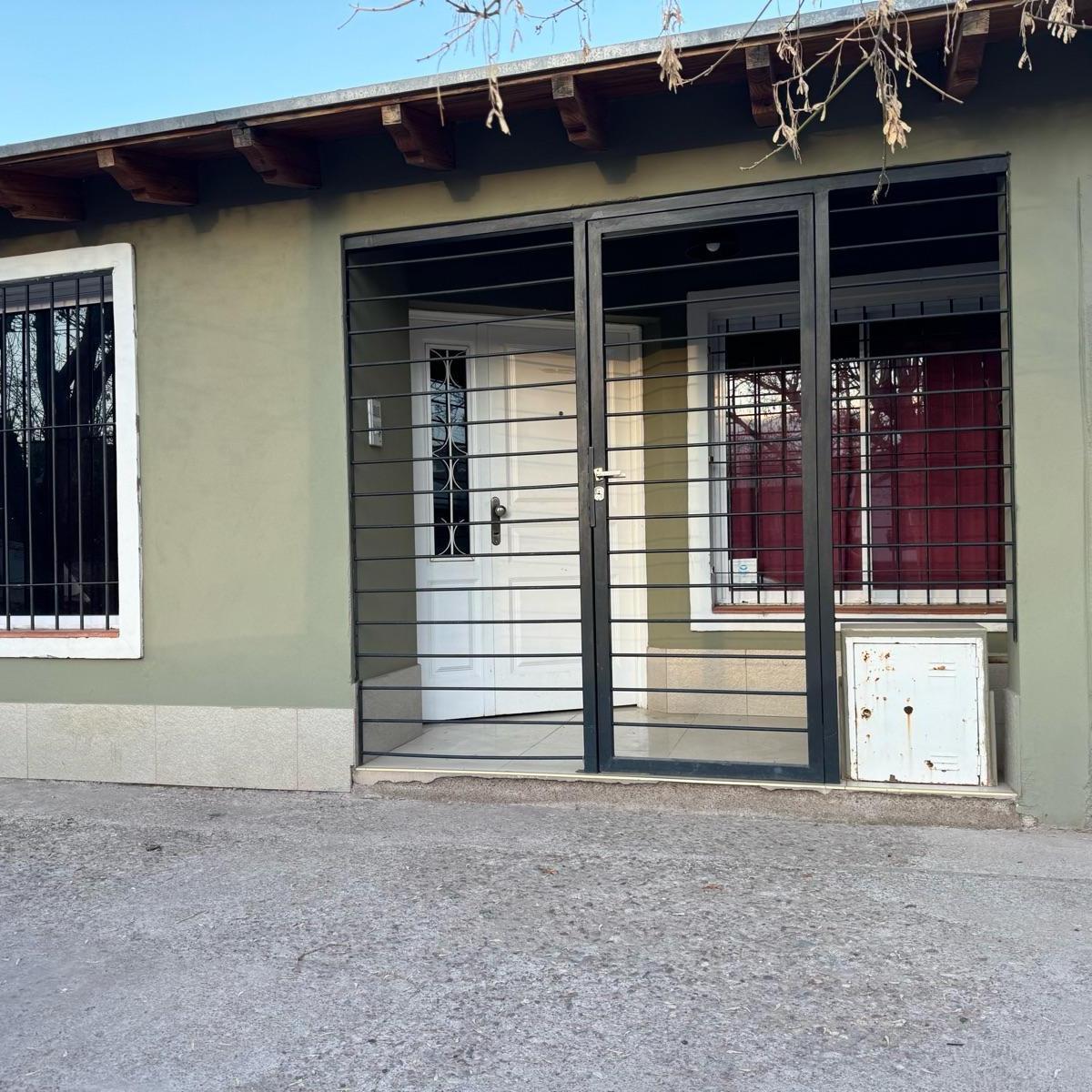 Casa en Venta en Perdriel 4