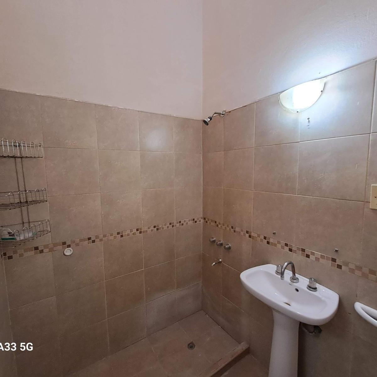 Casa en Venta - 3 Dorm., Cochera Doble - Apta Credito 5