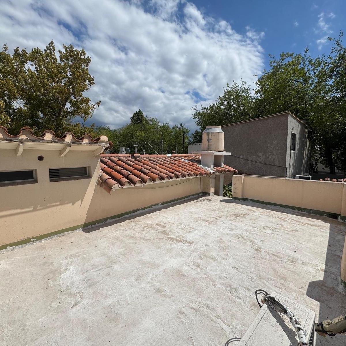 Casa en Venta - 3 Dorm., Cochera Doble - Apta Credito 4