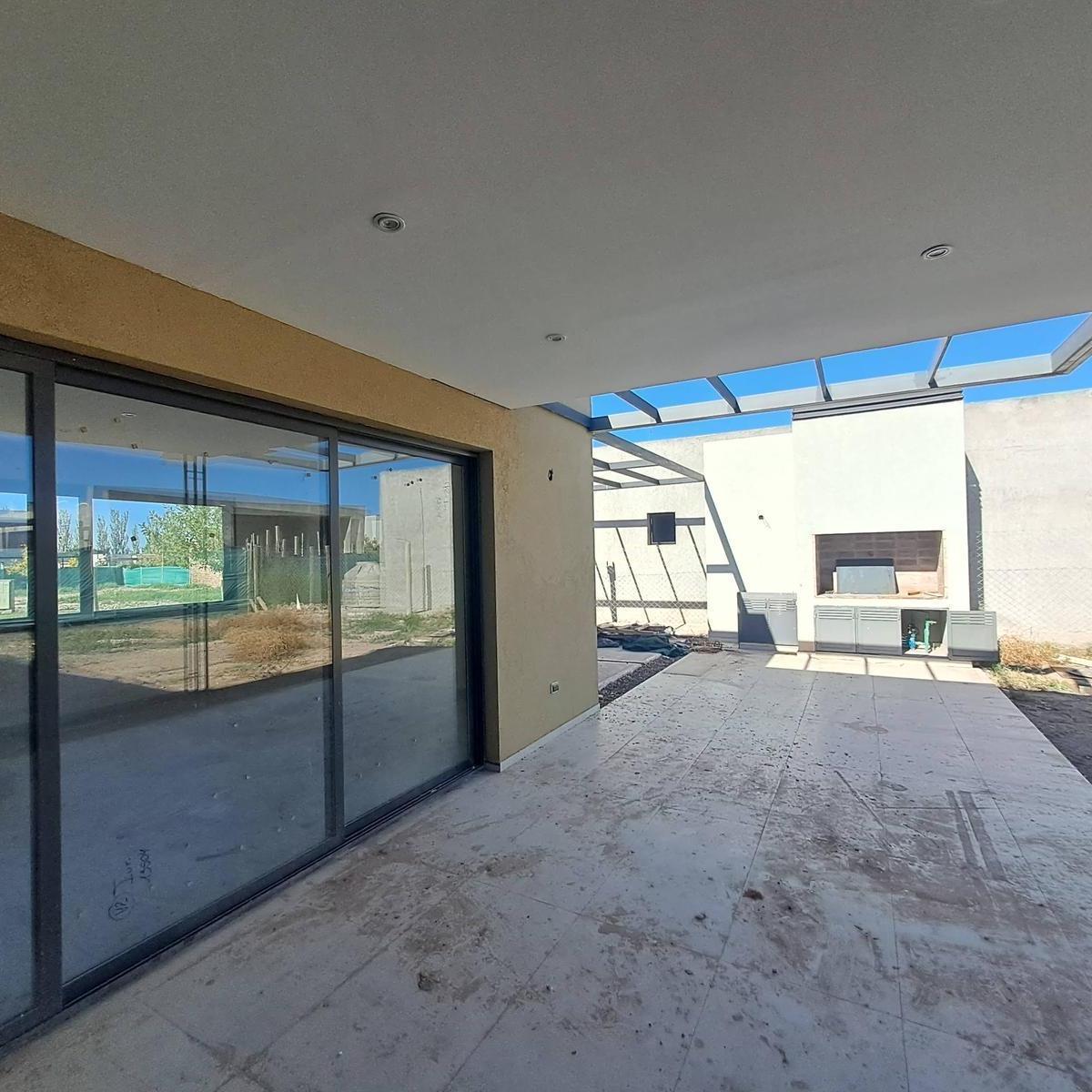 Casa en Venta B° Privado - 3 Dorm. - a Estrenar 4