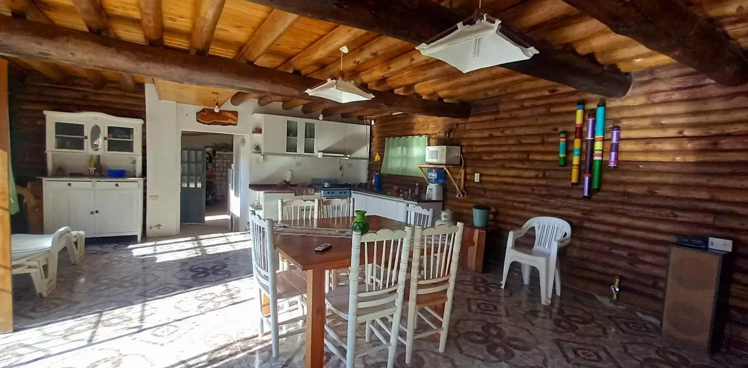 Casa con pileta en Vistalba 4