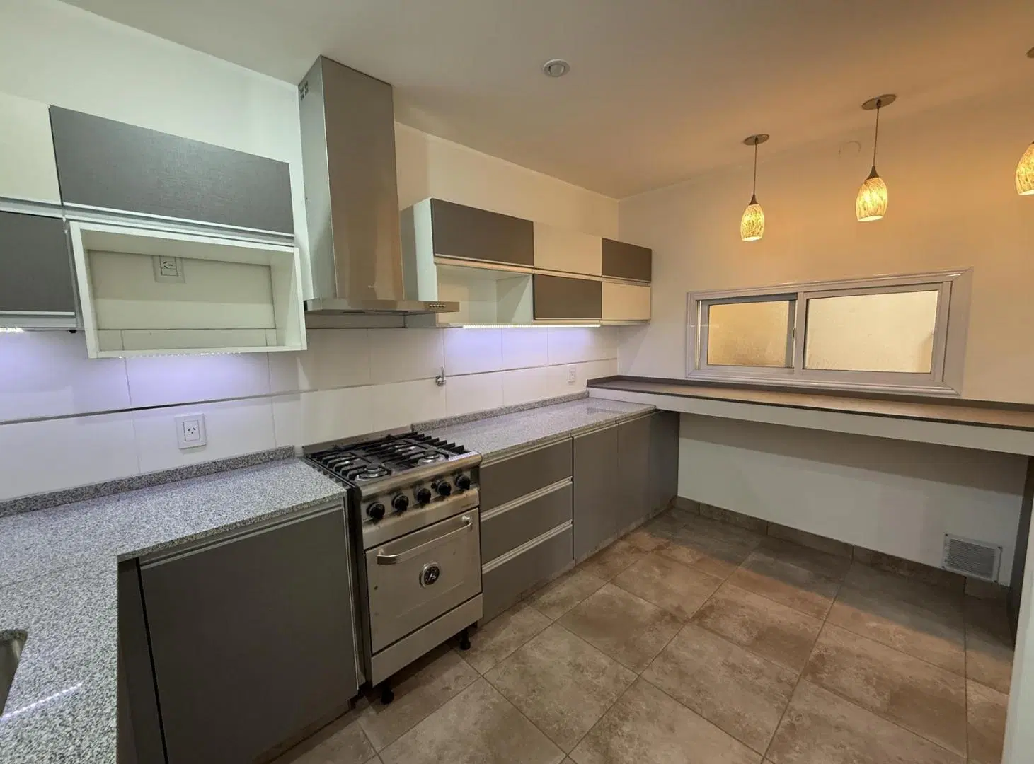 Casa en venta 4 dormitorios y 3 baños en Mendoza Capital 3