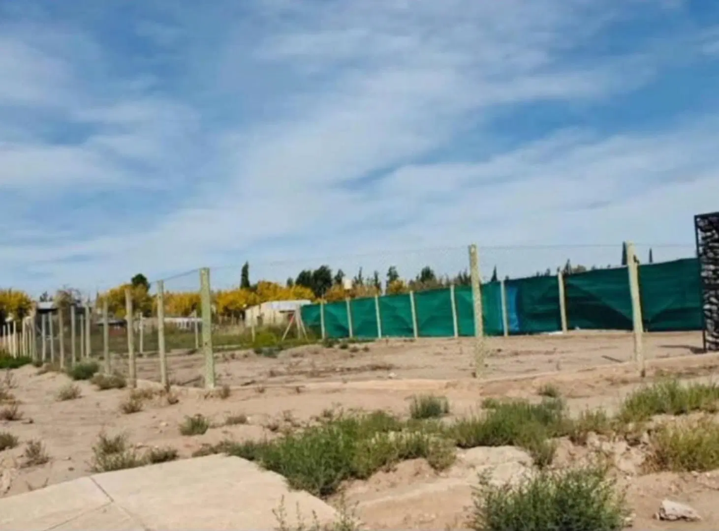 Terreno de 300 metros en Barrio Rincon de Cobos. Perdriel. Lujan de Cuyo 3