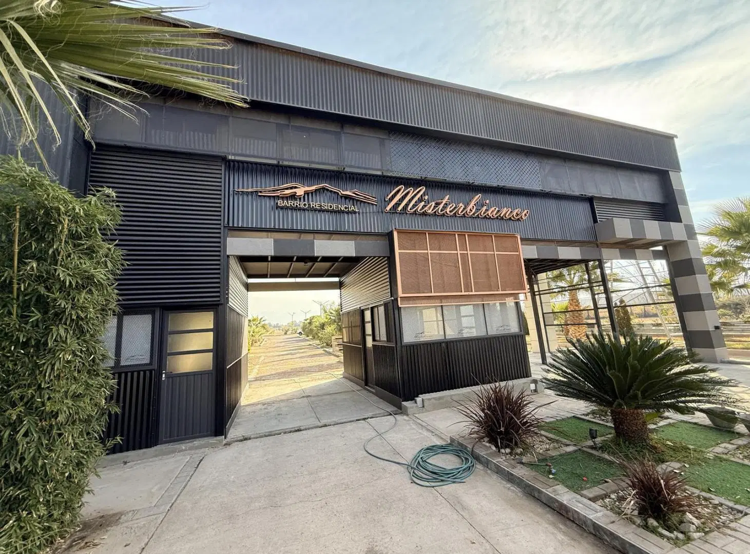 TERRENO EN VENTA EN BARRIO PRIVADO MISTERBIANCO 4