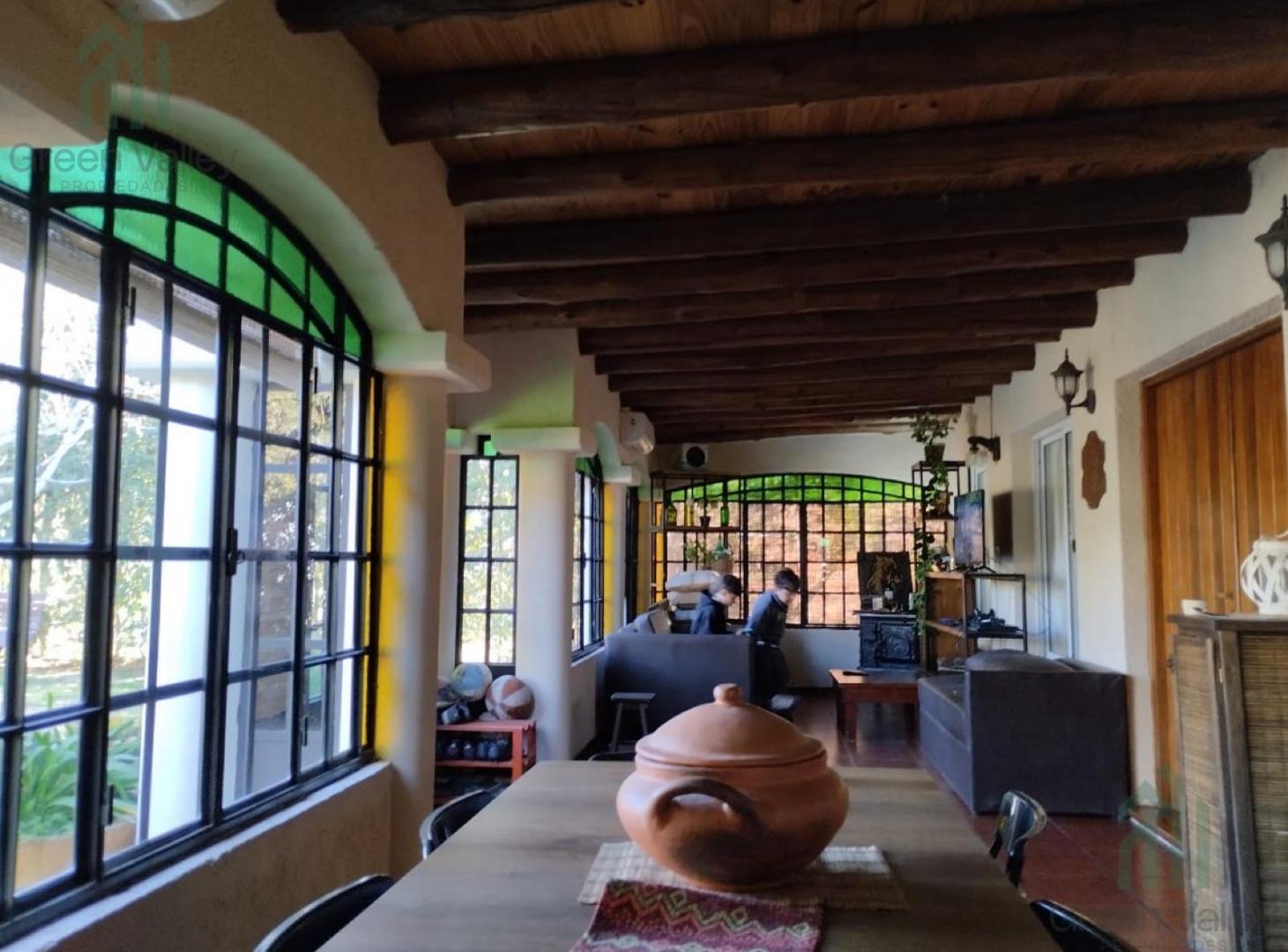 Foto de Casa en Venta en Lunlunta Maipu con luminosa galería cerrada y pileta, imagen 4