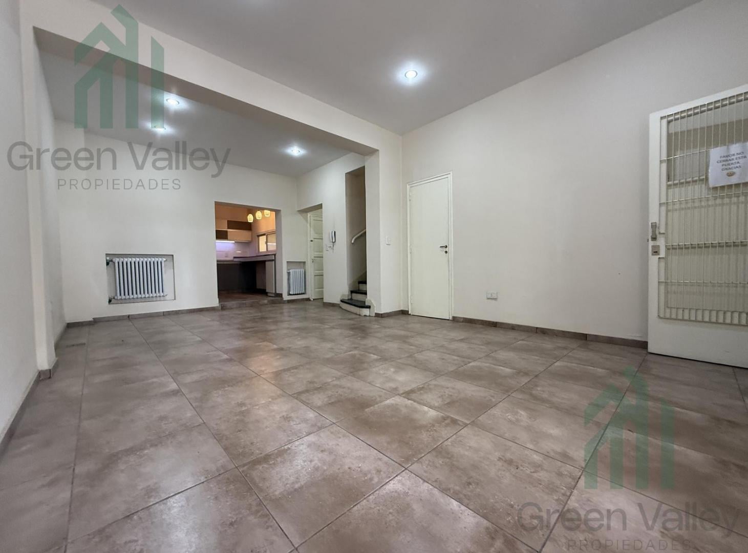 Foto de Casa en venta 4 dormitorios y 3 baños en Mendoza Capital, imagen 4