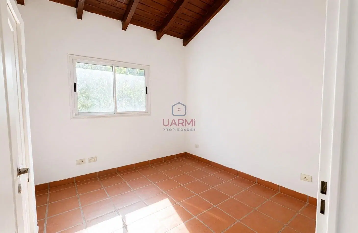 CASA EN ALQUILER EN SAN LORENZO 3