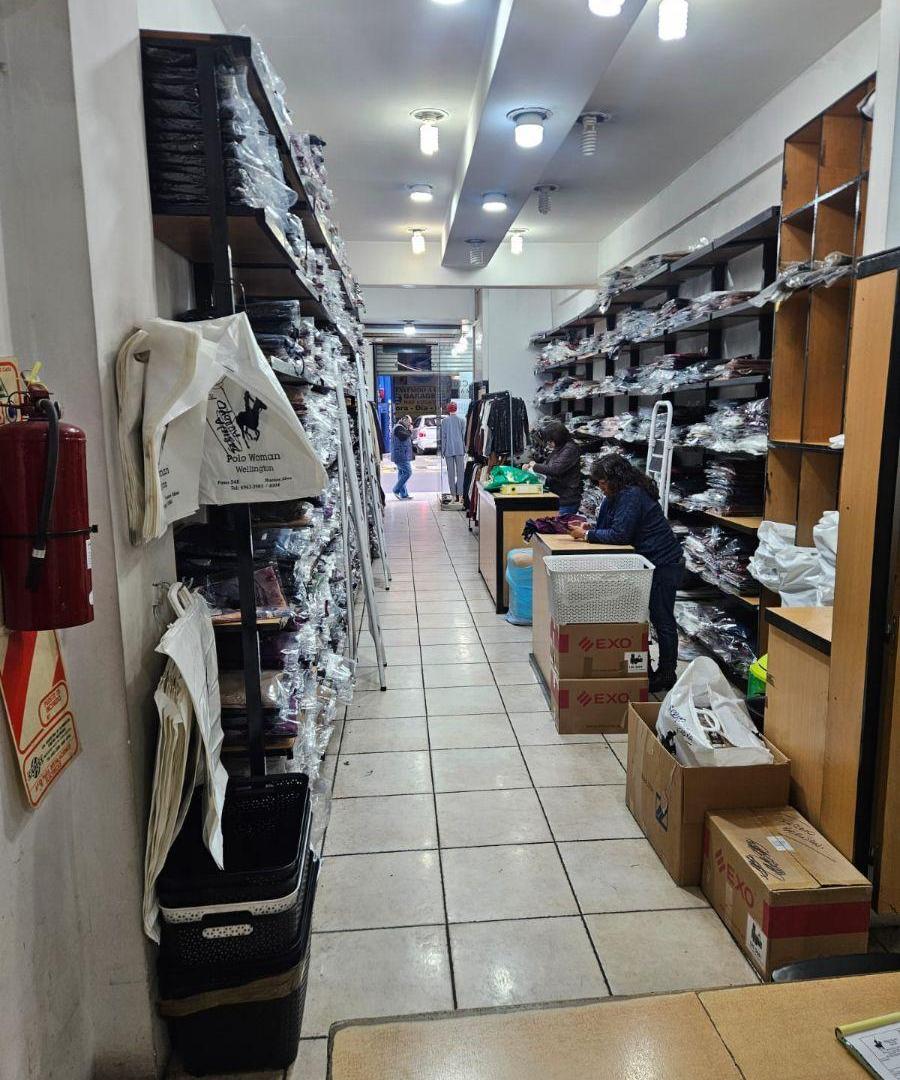Foto de EXCELENTE LOCAL DE 300 M2 MONTACARGA. 3.50 X 30 PLANTA BAJA - 3.50 X 30, imagen 1