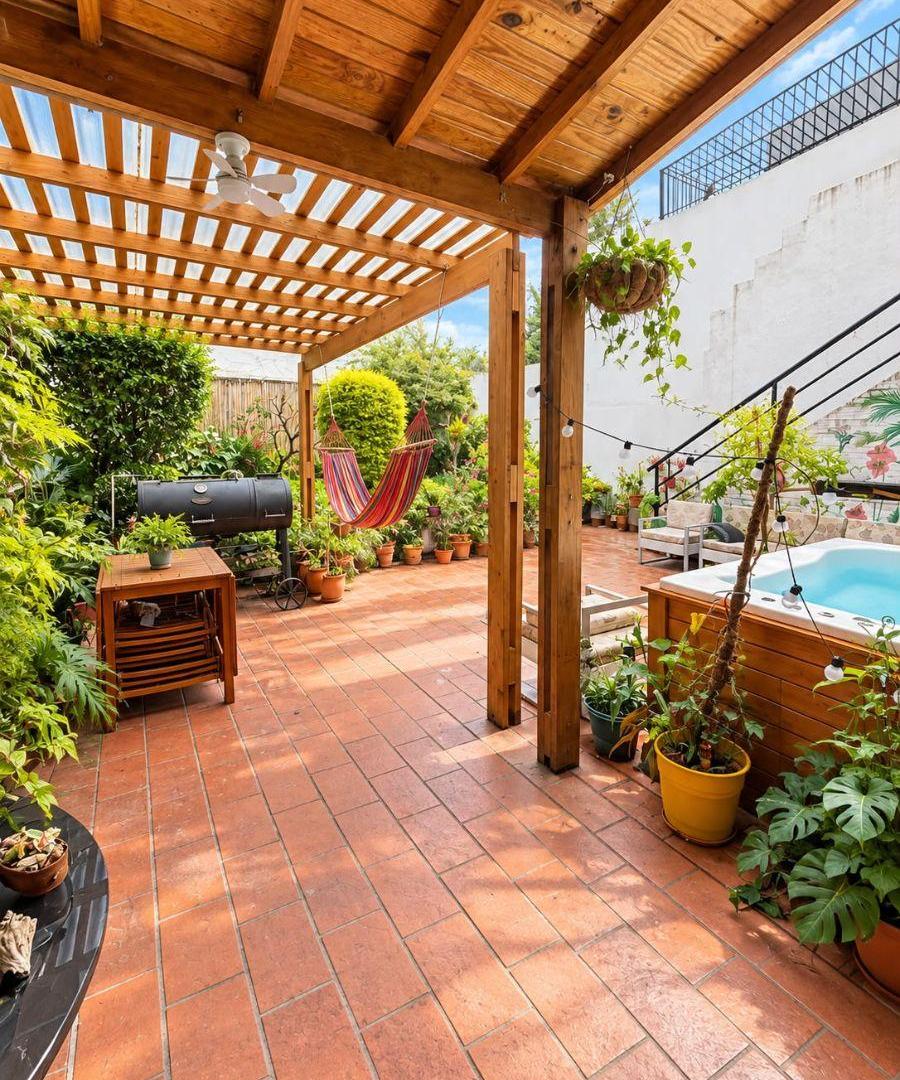 Foto de IMPONENTE CASA CON JARDIN, imagen 4