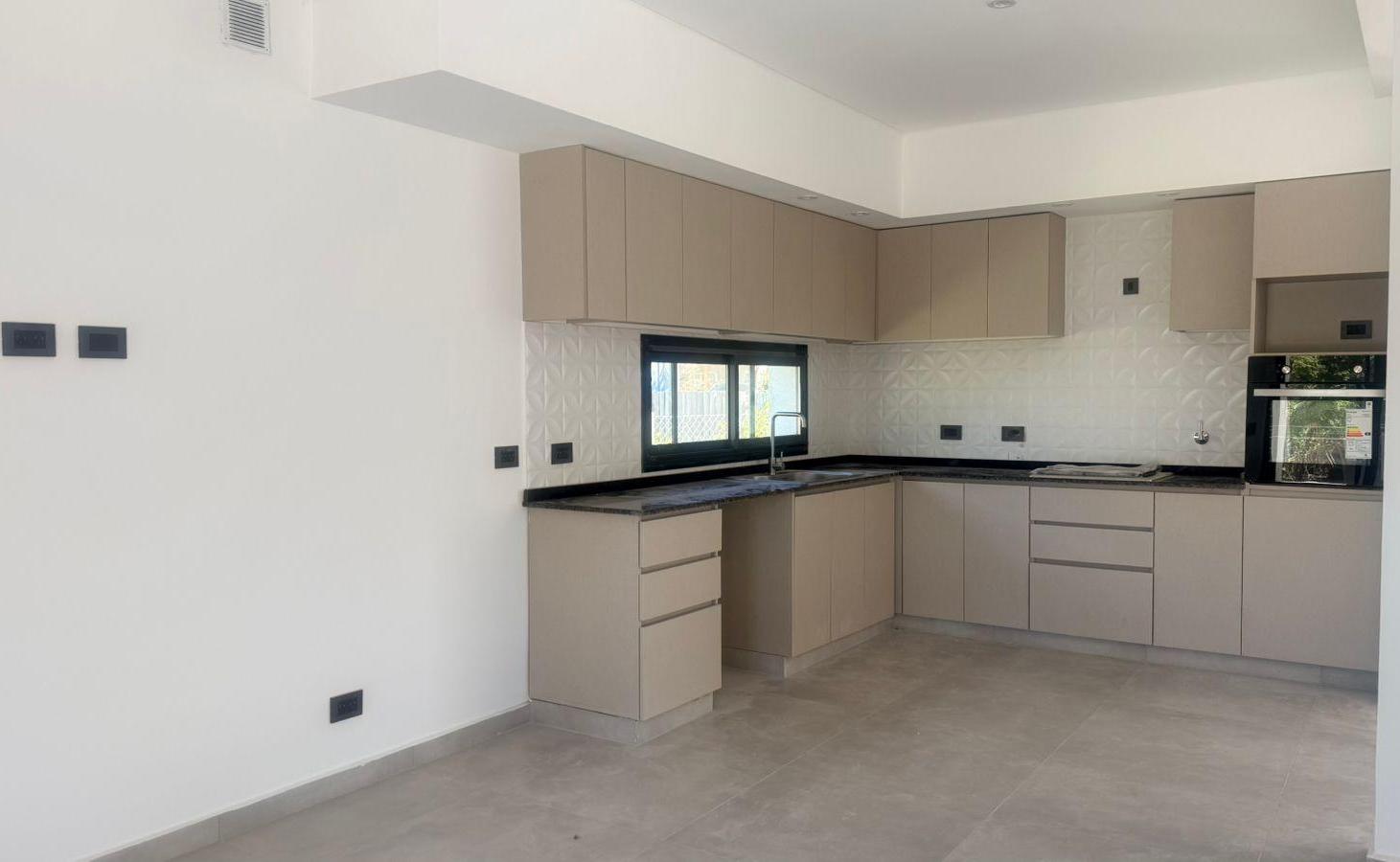 Foto de Casa en venta de 6 ambientes con pileta en San Matias a estrenar, imagen 4