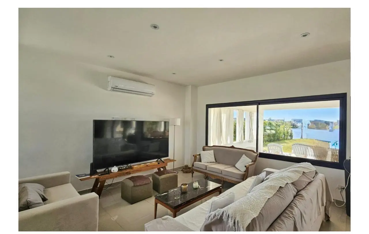 Casa al lago en alquiler anual de 6 ambientes en el barrio golf el Canton con o sin muebles 1