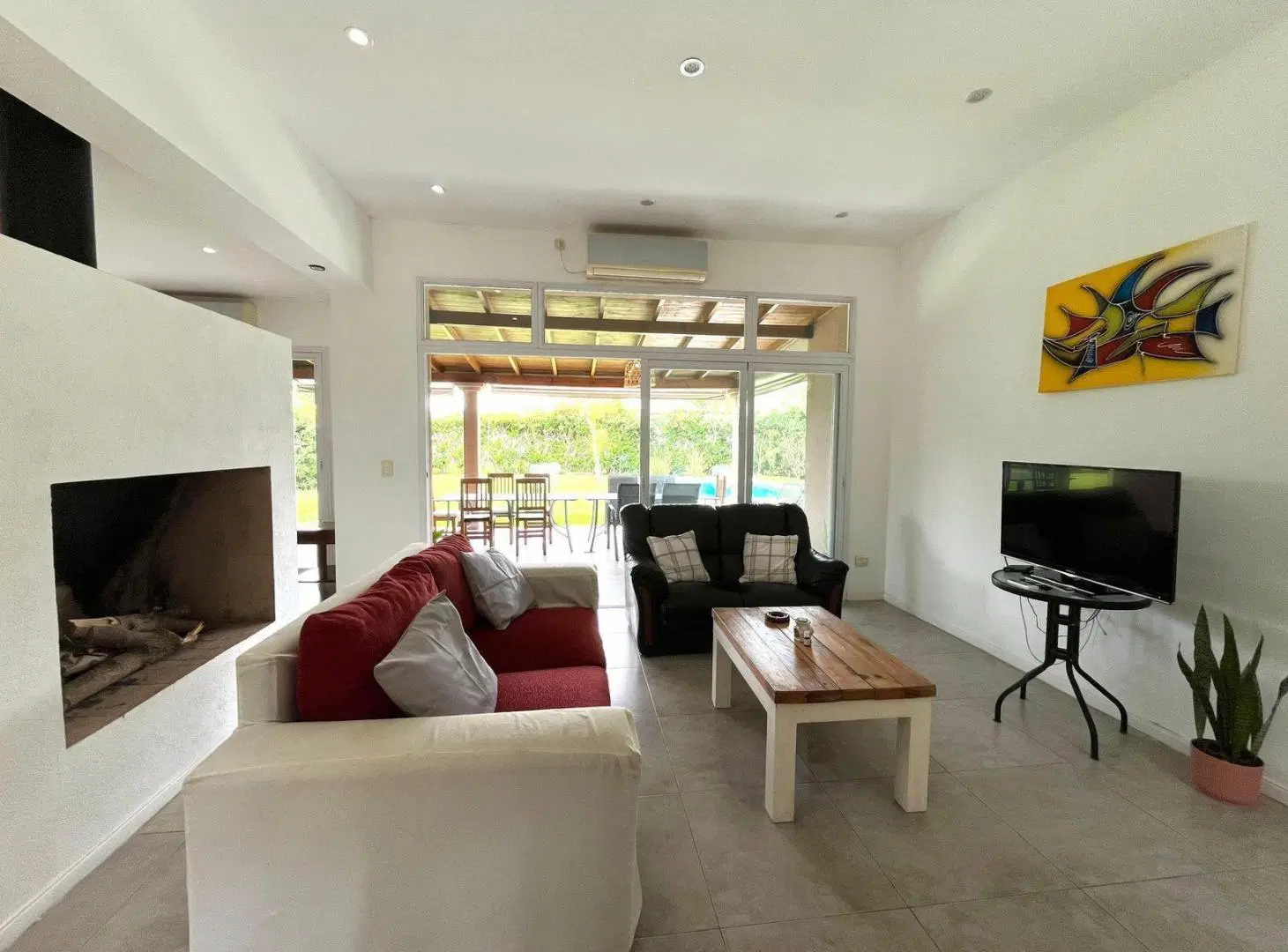 Casa en alquiler anual con muebles El Canton Golf de 6 ambientes con pileta 2