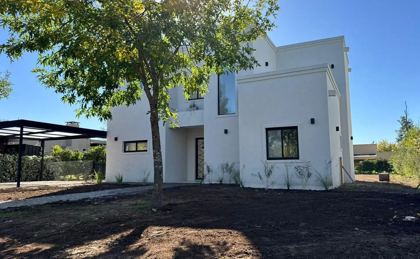 Casa en San Matias sobre lote interno de 6 ambientes con pileta 1