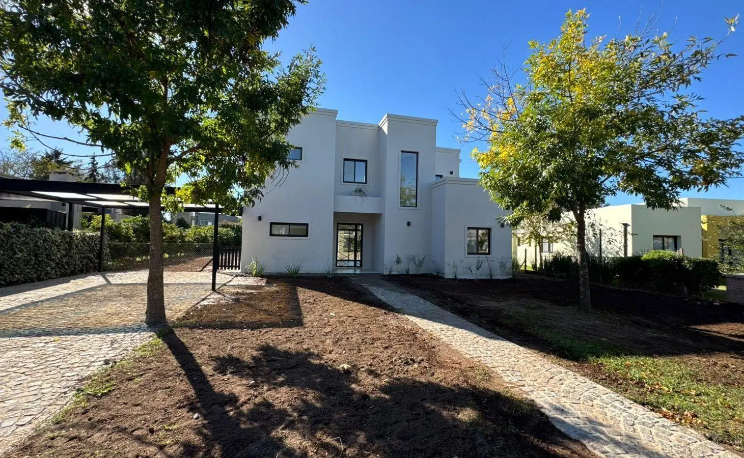 Casa en San Matias sobre lote interno de 6 ambientes con pileta 5