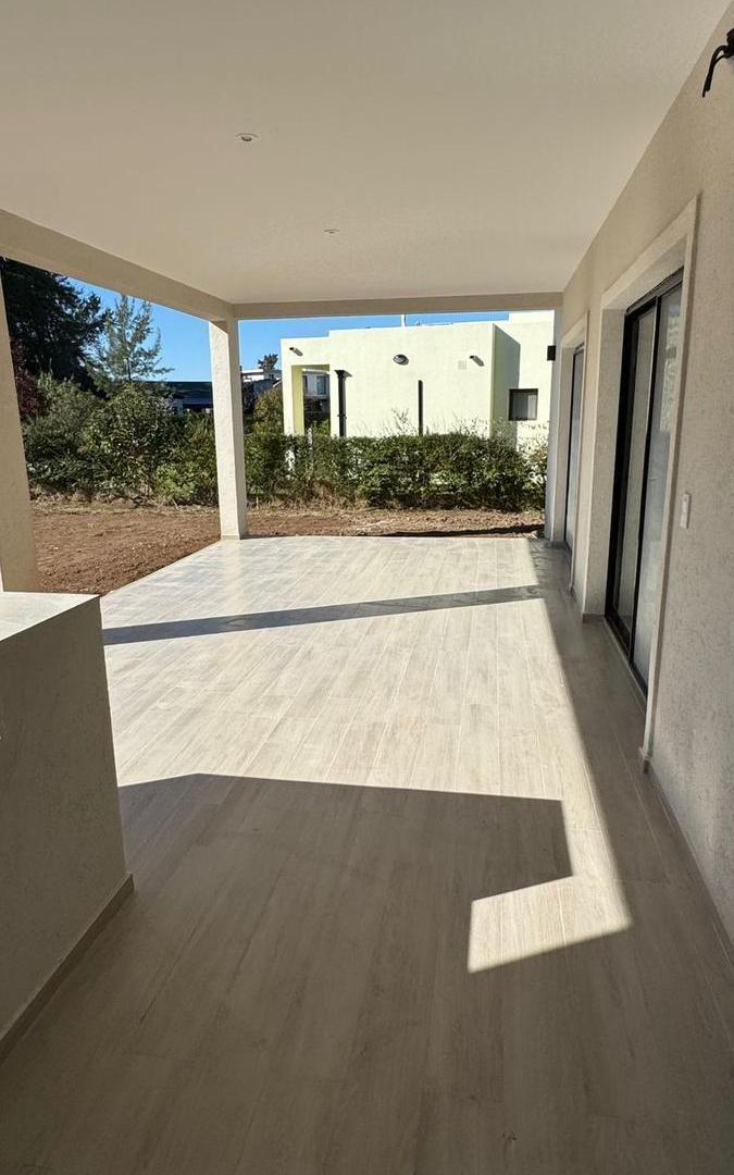 Foto de Casa en San Matias sobre lote interno de 6 ambientes con pileta, imagen 4
