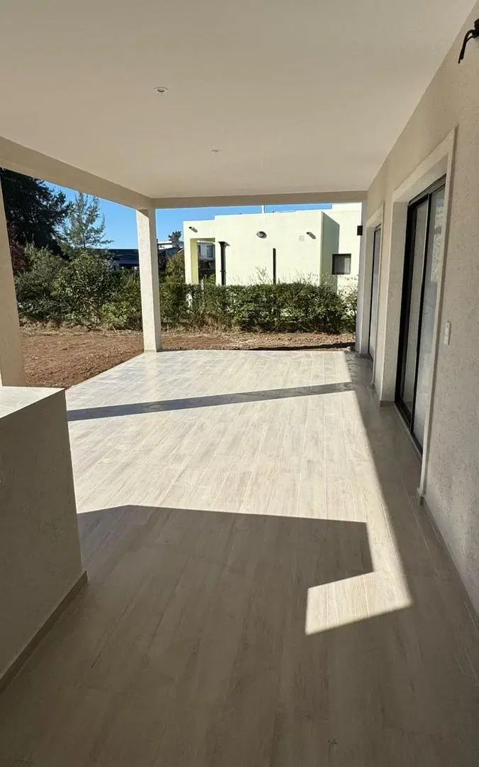 Casa en San Matias sobre lote interno de 6 ambientes con pileta 4