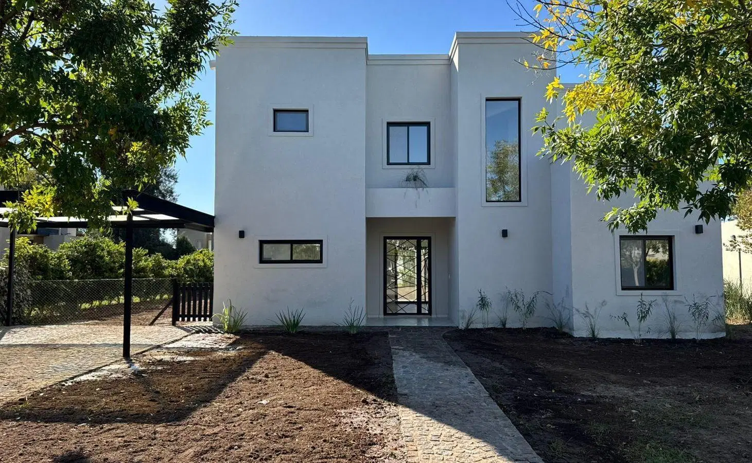Casa en San Matias sobre lote interno de 6 ambientes con pileta 2