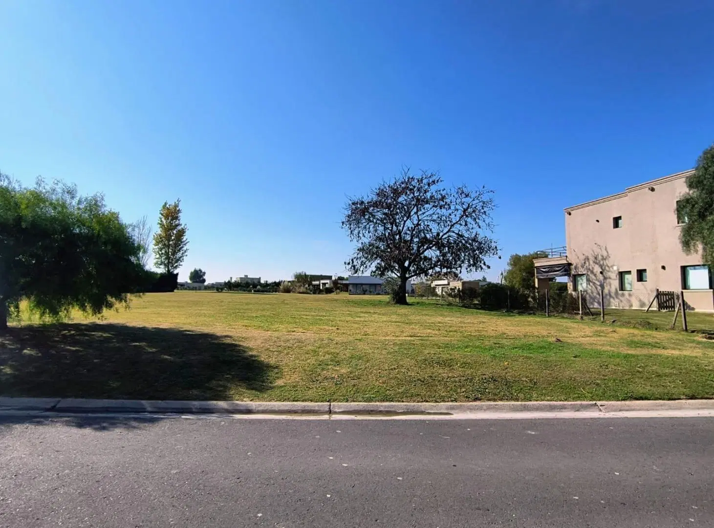 Terreno interno en venta con orientación Noreste en San Sebastian área 2 2