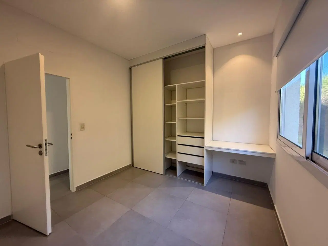 Casa en venta y alquiler anual sobre lote interno con pileta en Puerto el Cantón 4