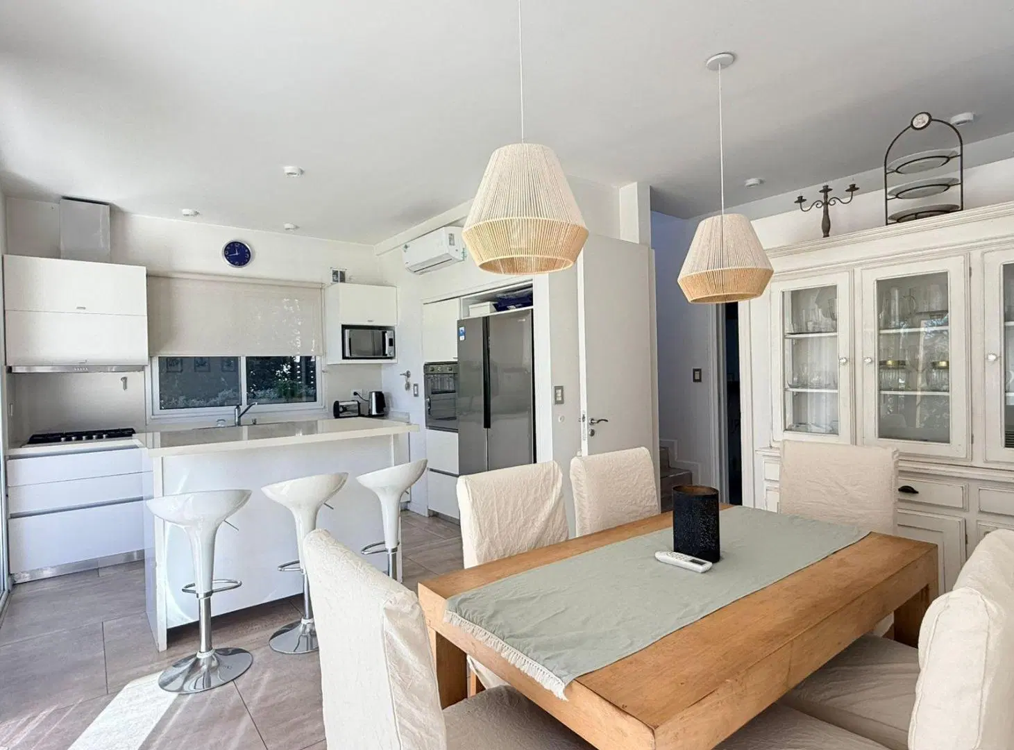 Casa en venta y alquiler anual de 6 ambientes en Canton Islas al agua amoblada y equipada 8