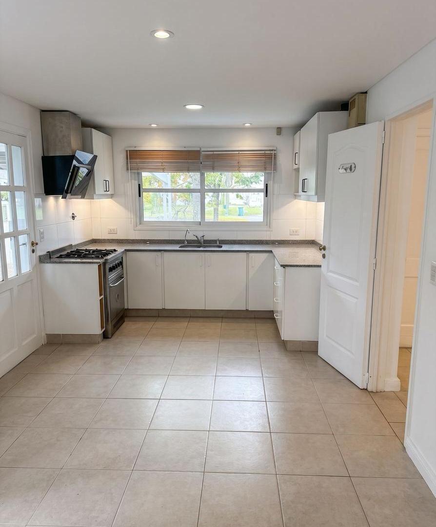 Foto de Casa de 3 dormitorios en alquiler con Pileta en Portezuelo. Nordelta, imagen 3